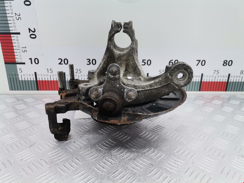 Ступица передняя правая VOLKSWAGEN Passat B6 2005-2011