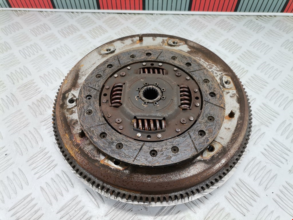 Маховик (демпфер сцепления) FORD Fiesta 2001-2008