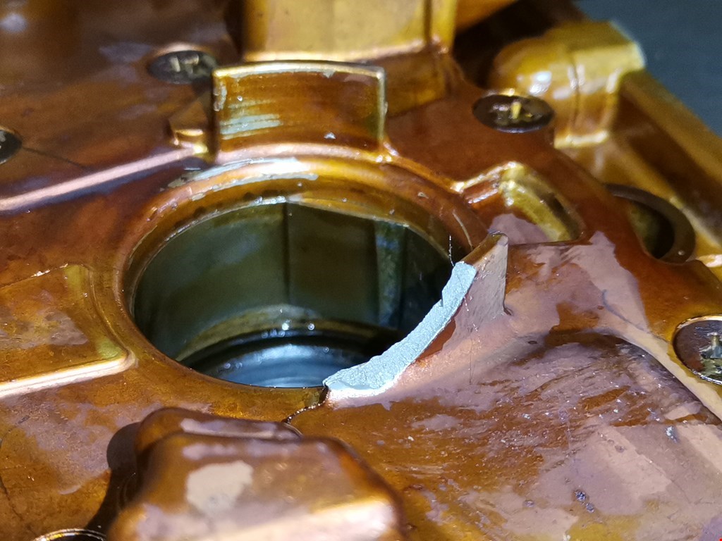 Крышка двигателя передняя NISSAN Altima L32A 2007-2012