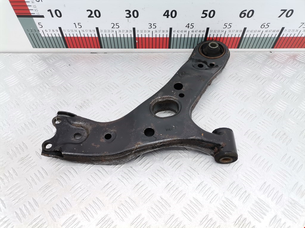 Рычаг передний левый TOYOTA Avensis 2009-2015