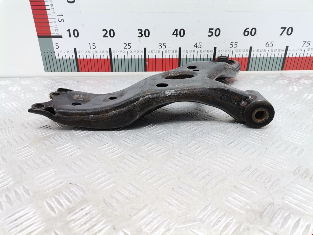 Рычаг передний левый TOYOTA Avensis 2009-2015