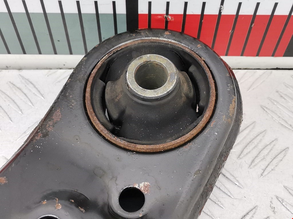 Рычаг передний левый TOYOTA Avensis 2009-2015