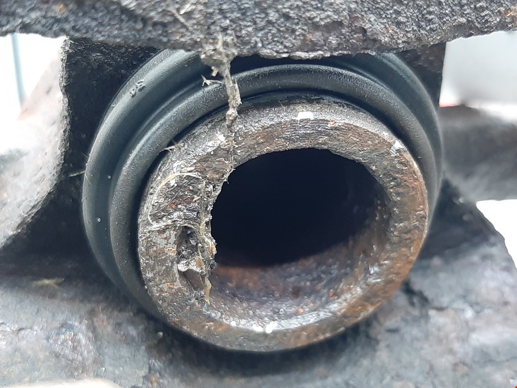 Суппорт задний правый HYUNDAI Tucson l 2004-2010