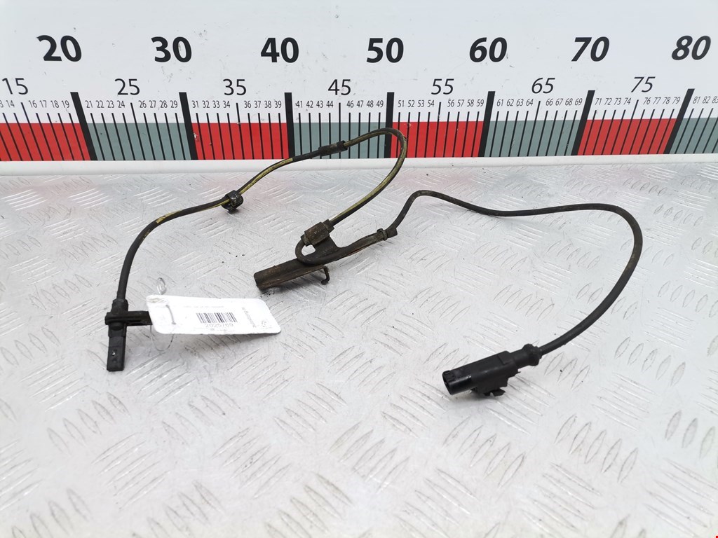 Датчик ABS передний левый TOYOTA Avensis 2009-2015