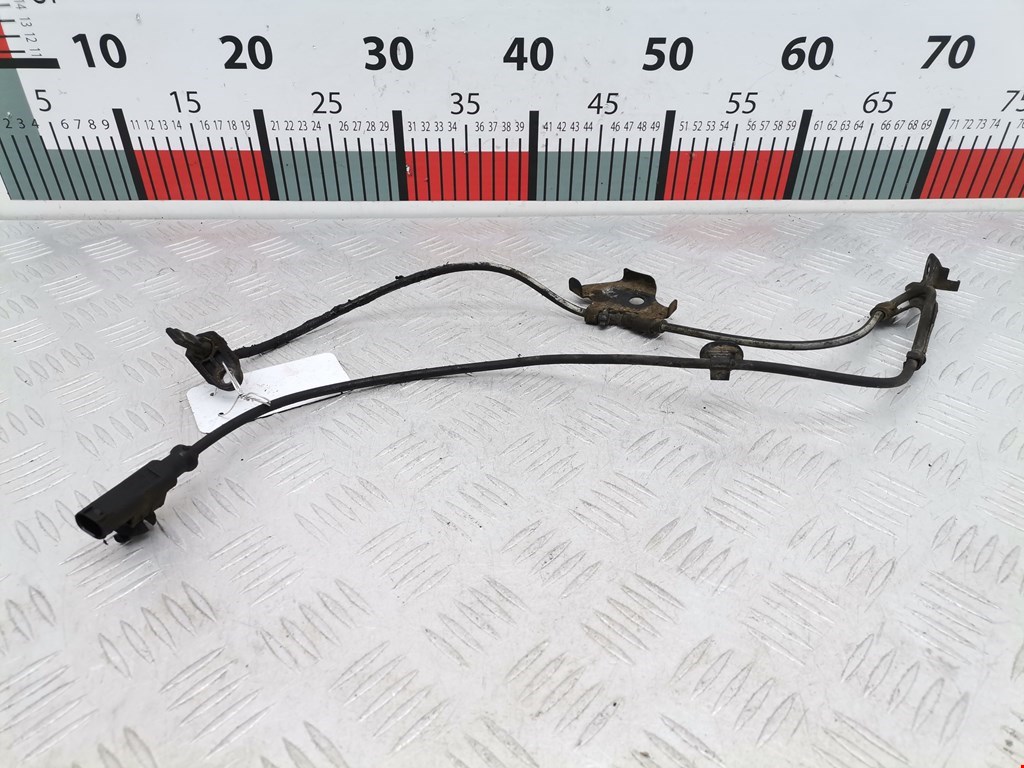 Датчик ABS передний левый TOYOTA Avensis 2009-2015