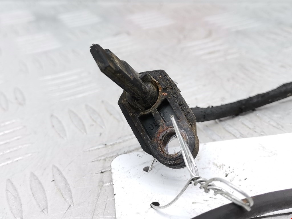 Датчик ABS передний левый TOYOTA Avensis 2009-2015