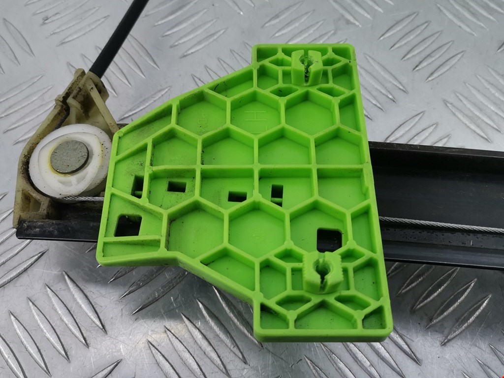 Стеклоподъемник задний левый AUDI A4 B6 2001-2005