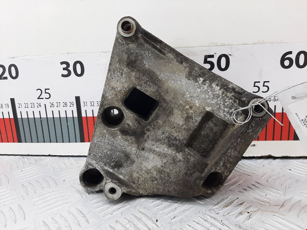 Кронштейн кондиционера BMW X5 E53 1999-2006