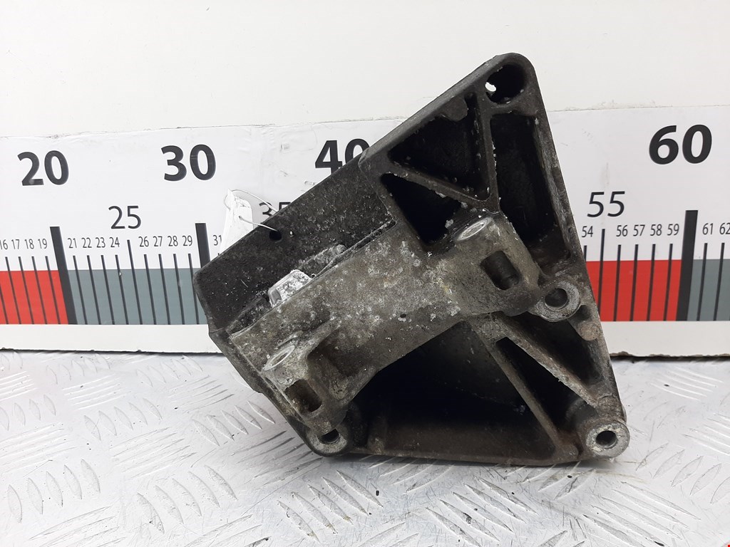 Кронштейн кондиционера BMW X5 E53 1999-2006