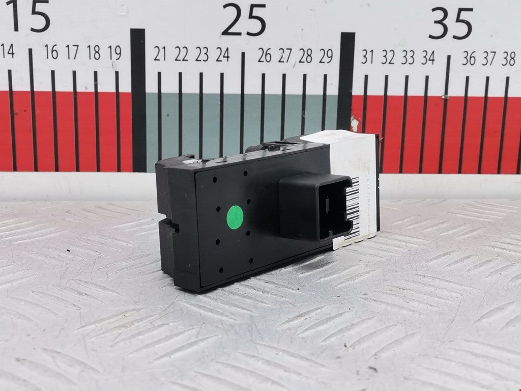 Блок управления стеклоподъемниками VOLKSWAGEN Touareg 2002-2010