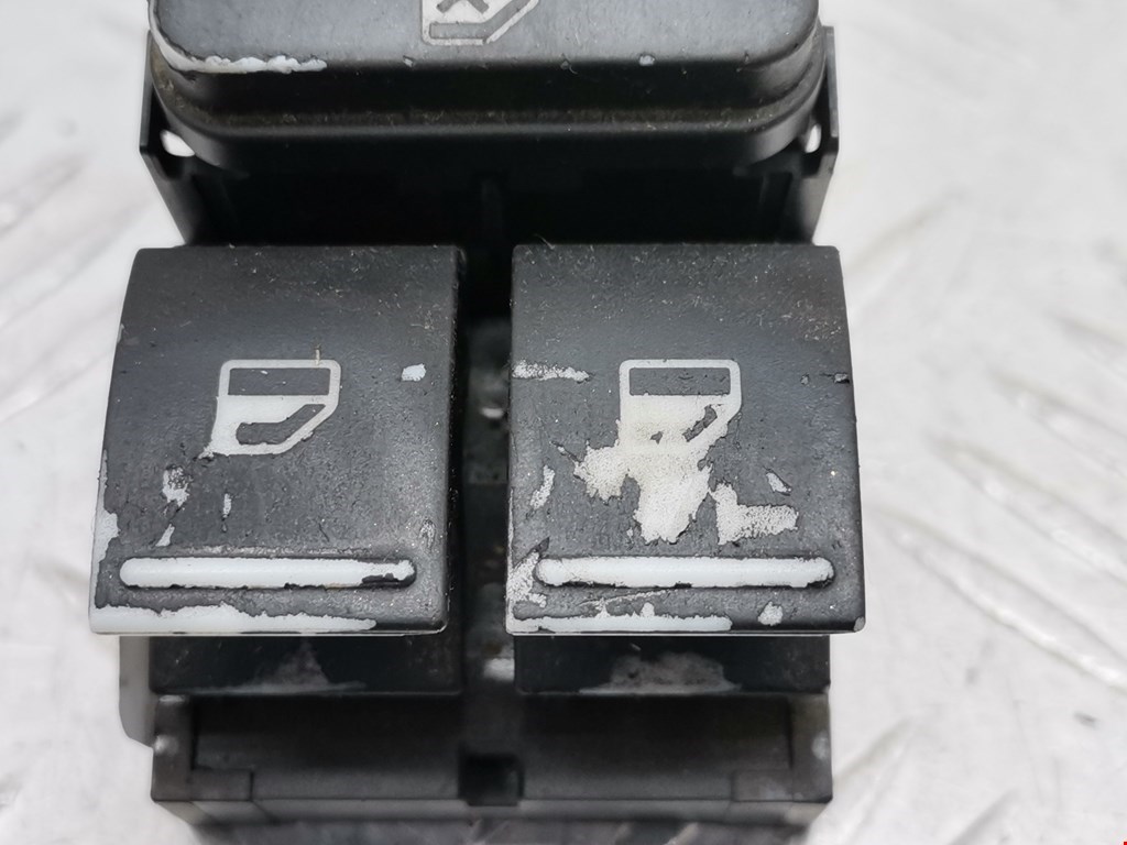 Блок управления стеклоподъемниками VOLKSWAGEN Touareg 2002-2010