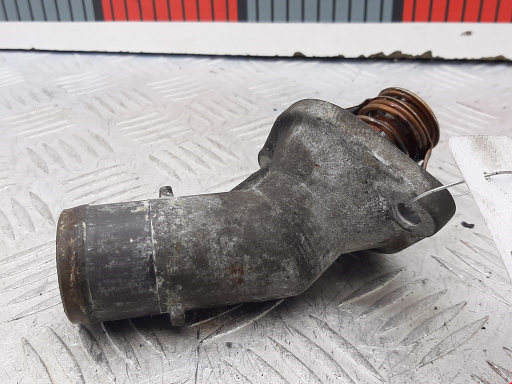 Корпус термостата Kia Sorento 1 (BL) (2002-2011)