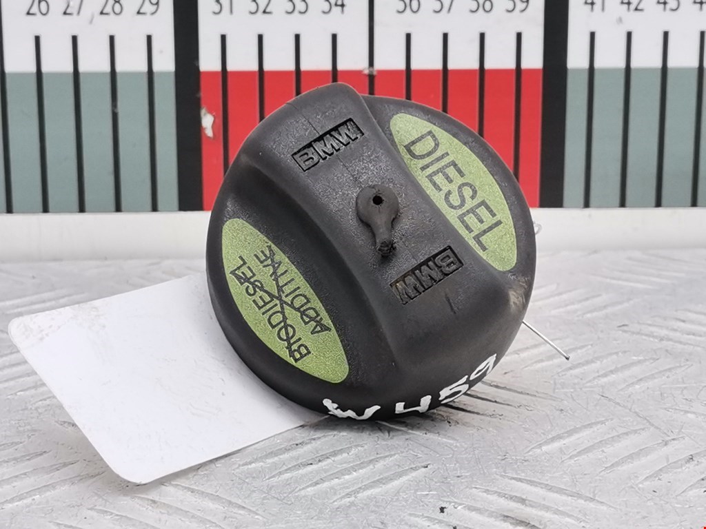 Крышка топливного бака BMW 1er E81\E87 2004-2011