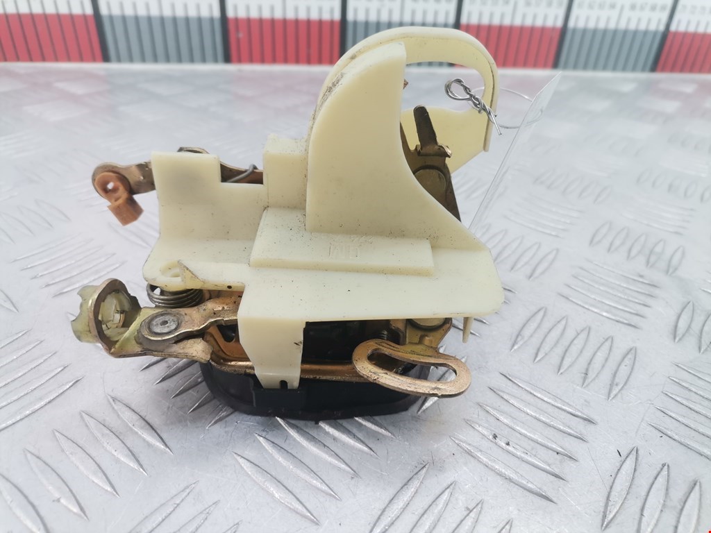 Замок двери передней правой OPEL Corsa B 1993-2000