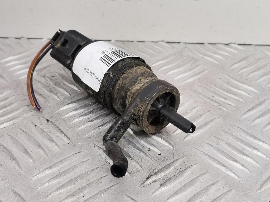 Насос (моторчик) омывателя Audi A6 C6 (2004-2011)