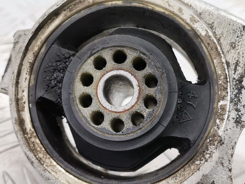 Кронштейн КПП PEUGEOT 206 1998-2012