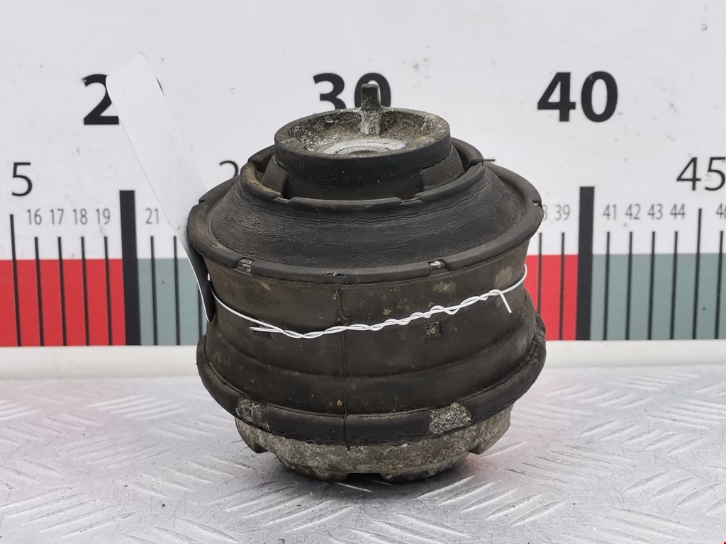 Подушка (опора) крепления двигателя Mercedes CLC-Class (CL203) (2008-2011)