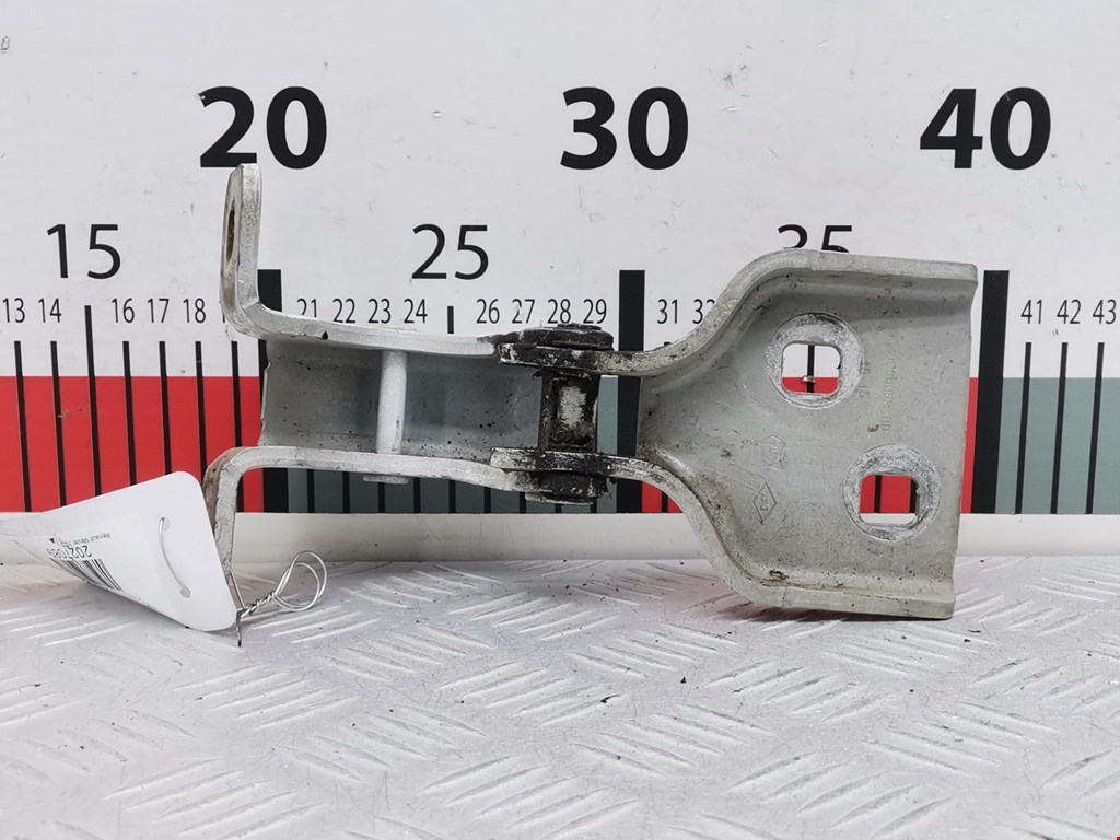 Петля двери передней правой Renault Master 3 (2010-2020)