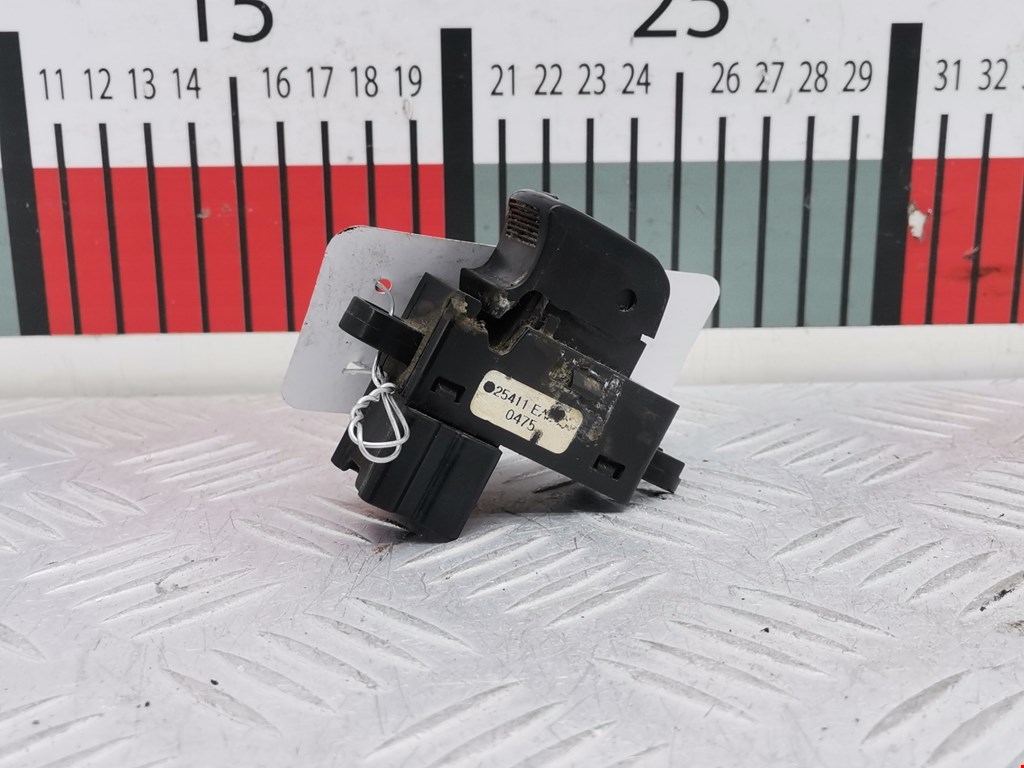 Кнопка стеклоподъемника NISSAN Pathfinder R51M 2004-2014