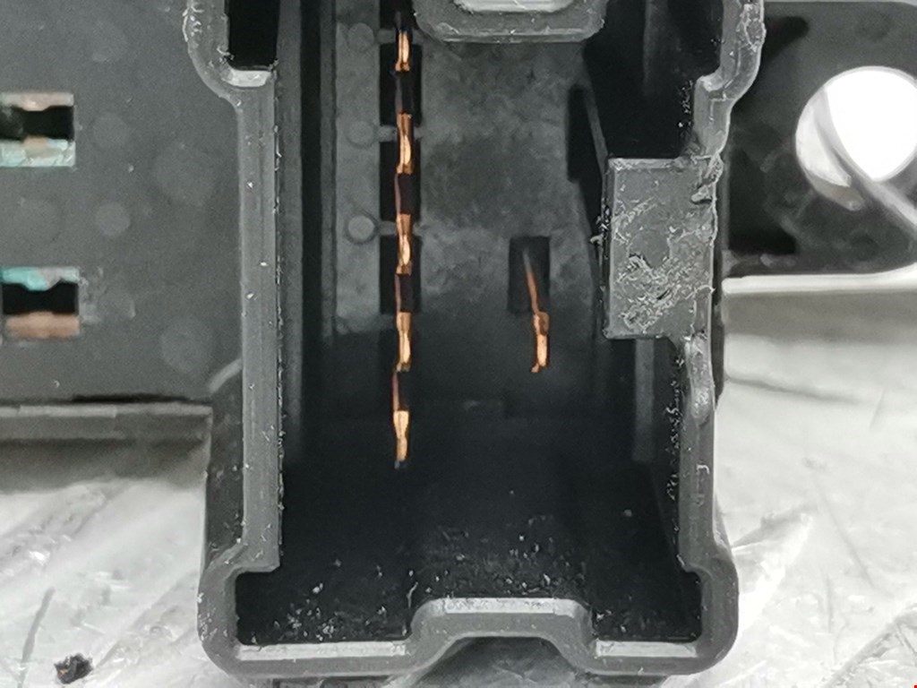 Кнопка стеклоподъемника NISSAN Pathfinder R51M 2004-2014