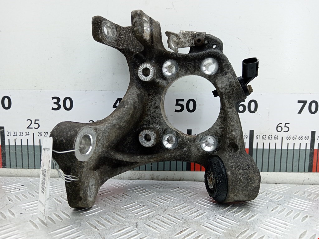 Кулак задний левый Audi A6 C6 (2004-2011)