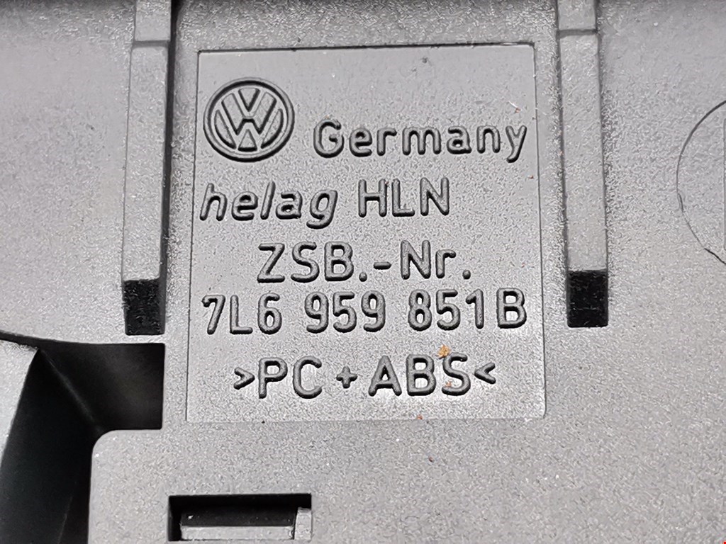 Кнопка стеклоподъемника VOLKSWAGEN Touareg 2002-2010