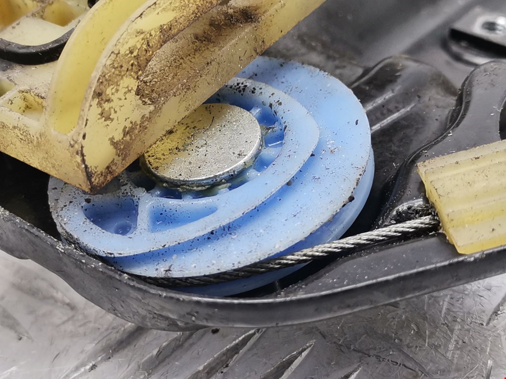 Стеклоподъемник передний правый OPEL Astra J 2009-2017