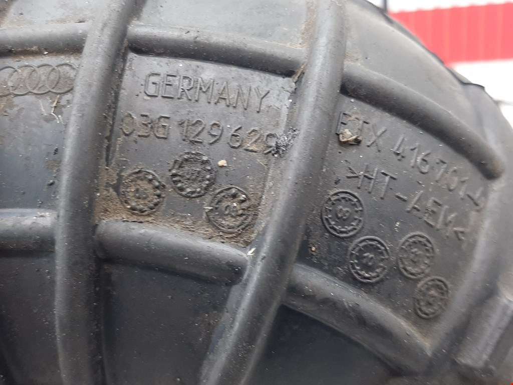 Патрубок воздушного фильтра AUDI A4 B8 2007-2015