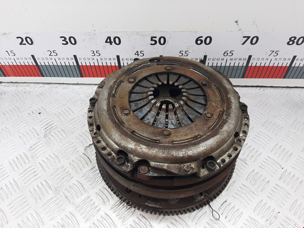 Маховик (демпфер сцепления) AUDI A4 B8 2007-2015