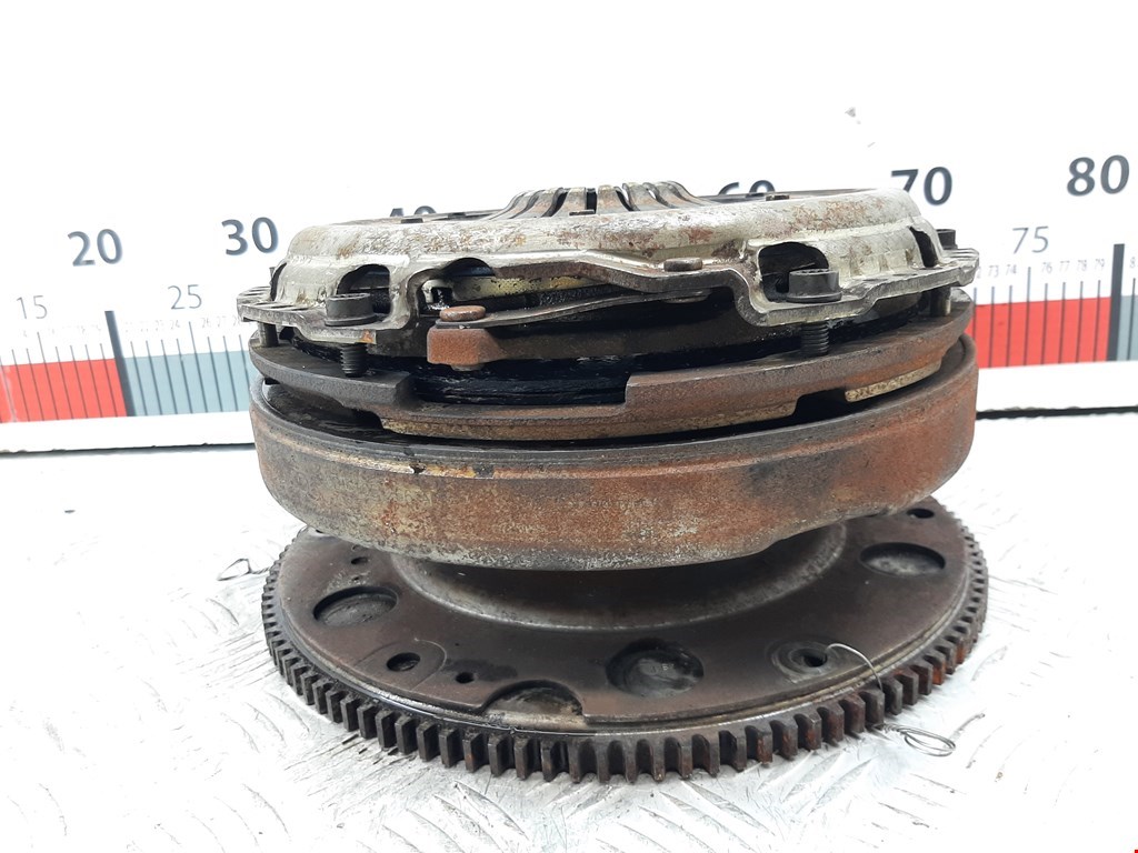 Маховик (демпфер сцепления) AUDI A4 B8 2007-2015