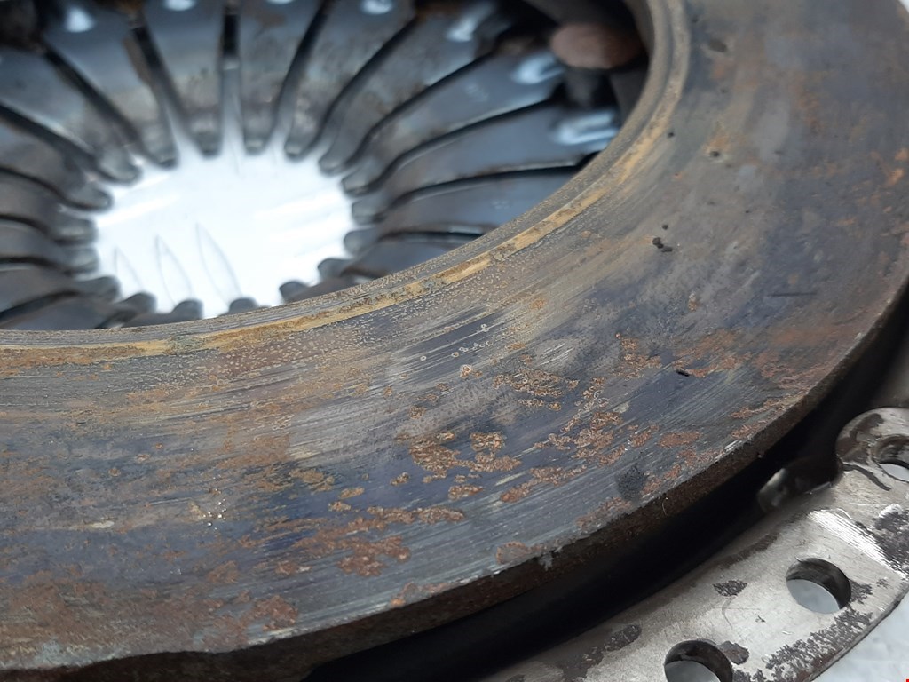 Маховик (демпфер сцепления) AUDI A4 B8 2007-2015