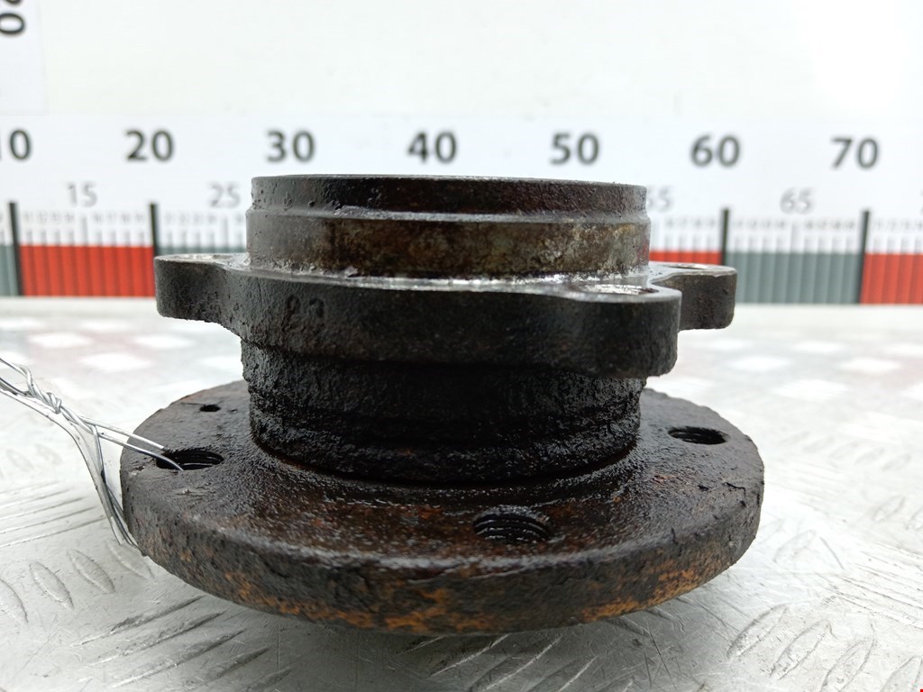 Ступица задняя правая VOLKSWAGEN Passat B6 2005-2011