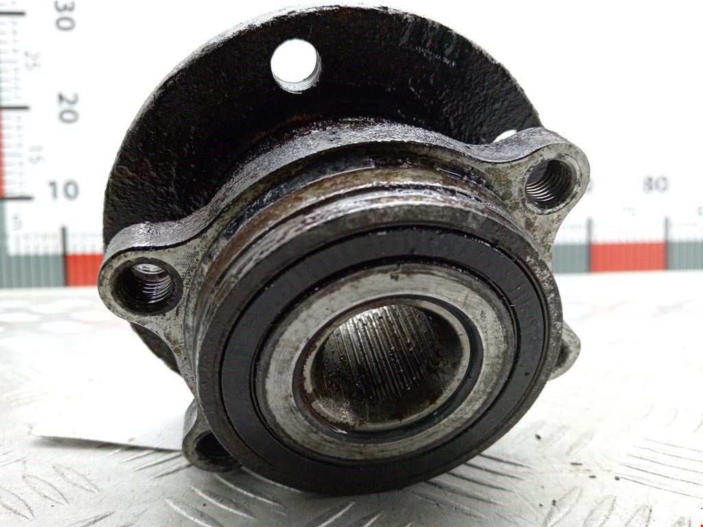 Ступица задняя правая VOLKSWAGEN Passat B6 2005-2011