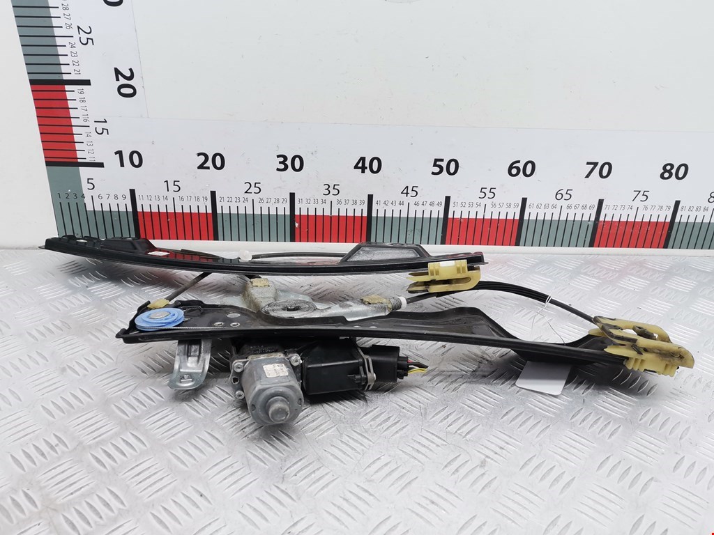 Стеклоподъемник электрический двери передней левой Opel Astra J (2009-2018)