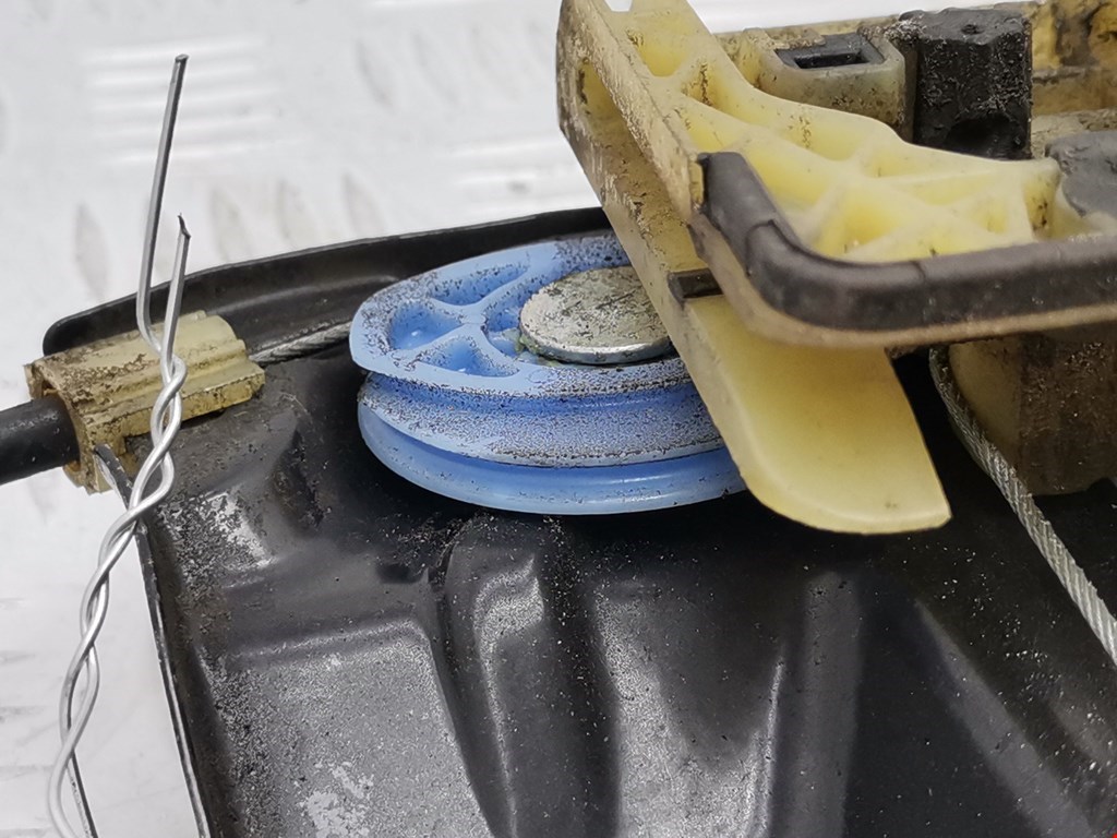 Стеклоподъемник передний левый OPEL Astra J 2009-2017