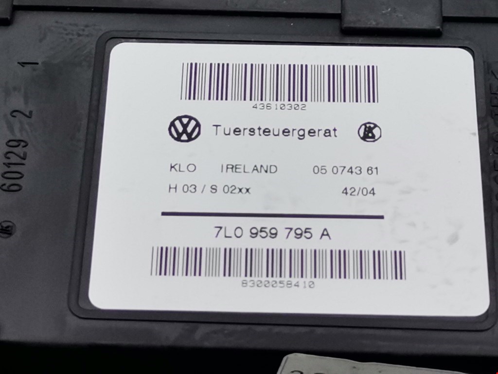 Стеклоподъемник задний левый VOLKSWAGEN Touareg 2002-2010