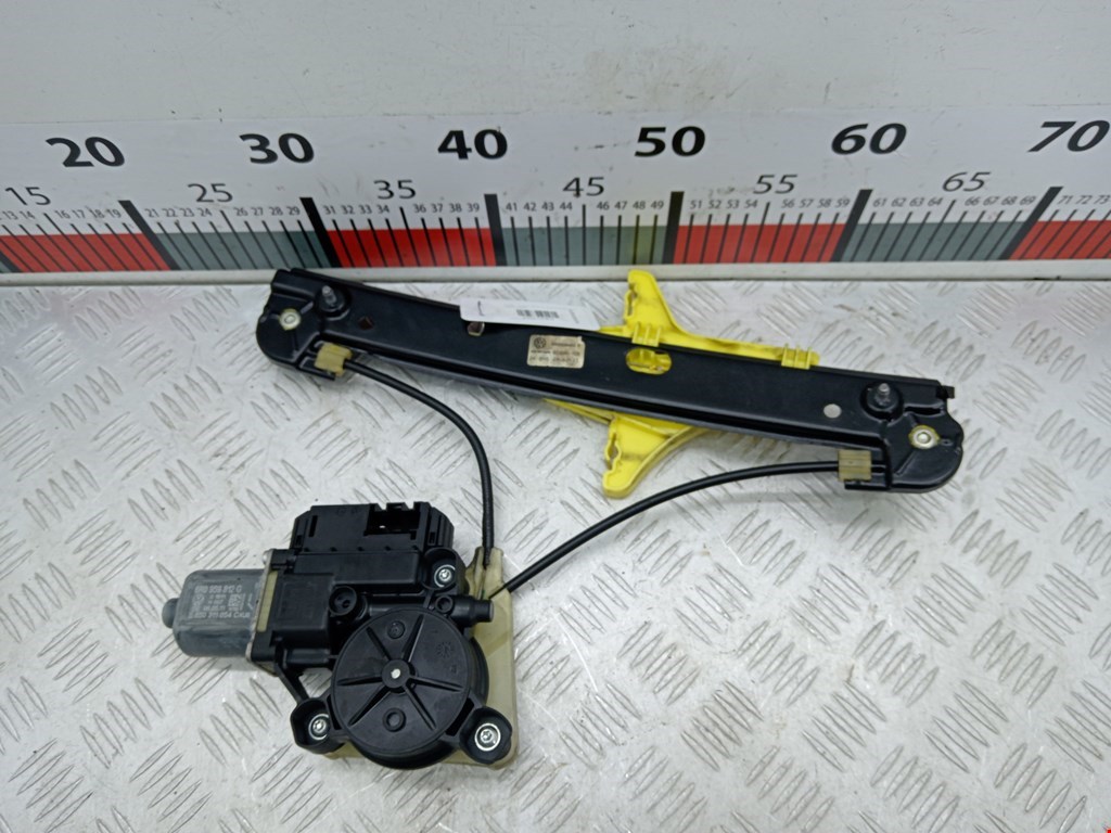 Стеклоподъемник задний правый VOLKSWAGEN Polo V HB 2009-2017