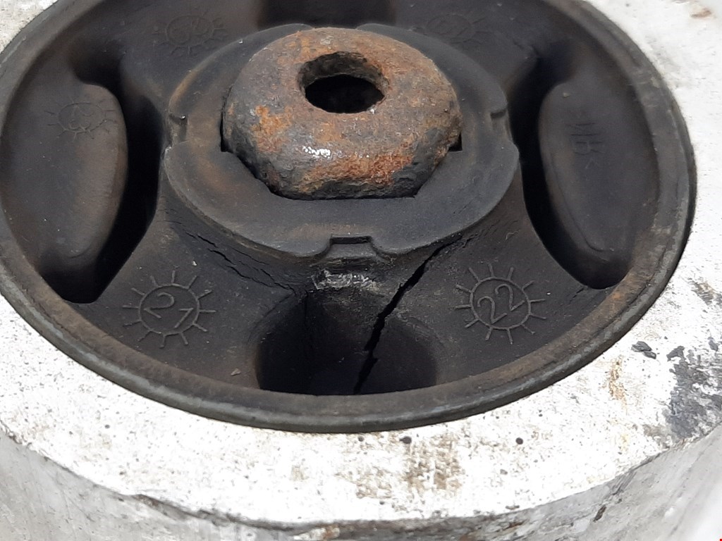 Рычаг передний левый AUDI A3 8P 2003-2013