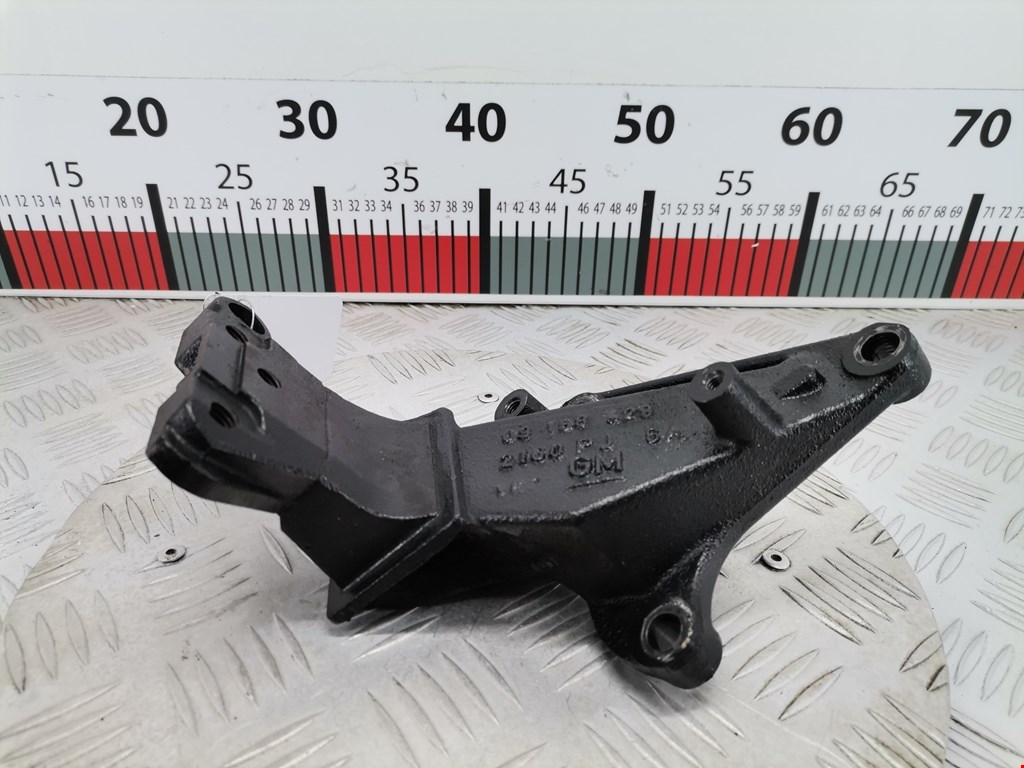 Кронштейн (крепление лапа) двигателя Opel Vectra B (1995-2002)
