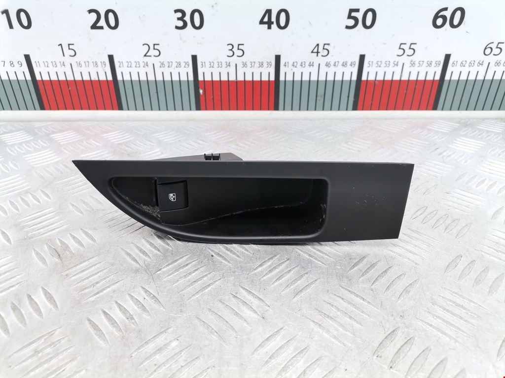 Кнопка стеклоподъемника OPEL Astra J 2009-2017