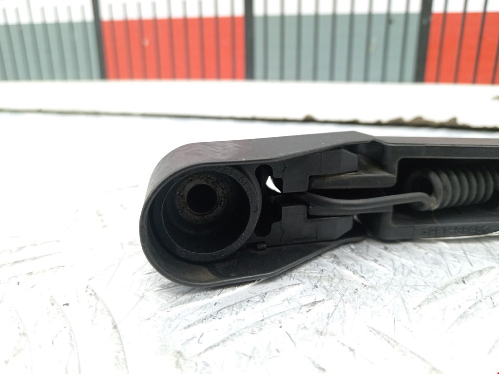 Поводок дворника задний (заднего) MAZDA CX-7 2006-2012