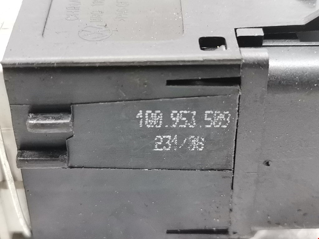 Кнопка аварийной сигнализации (аварийки) VOLKSWAGEN Eos 2006-2015