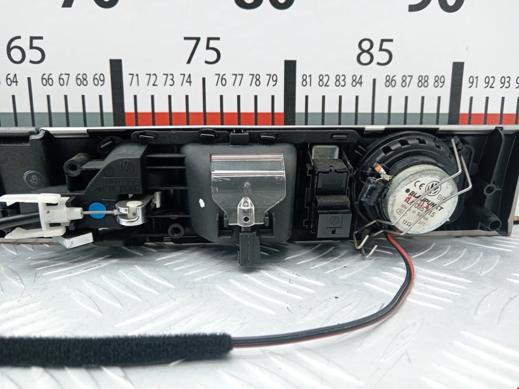 Ручка дверная задняя внутренняя правая VOLKSWAGEN Touareg 2002-2010