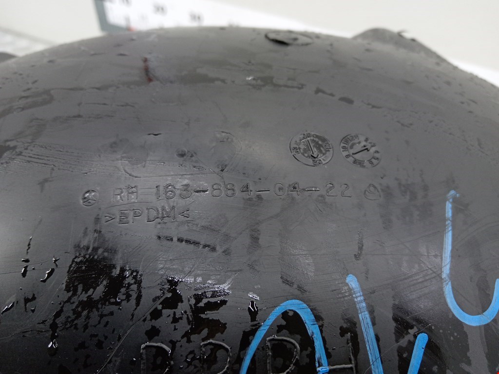 Локер (подкрылок) задний правый MERCEDES-BENZ M-Class W163 ML 1997-2005