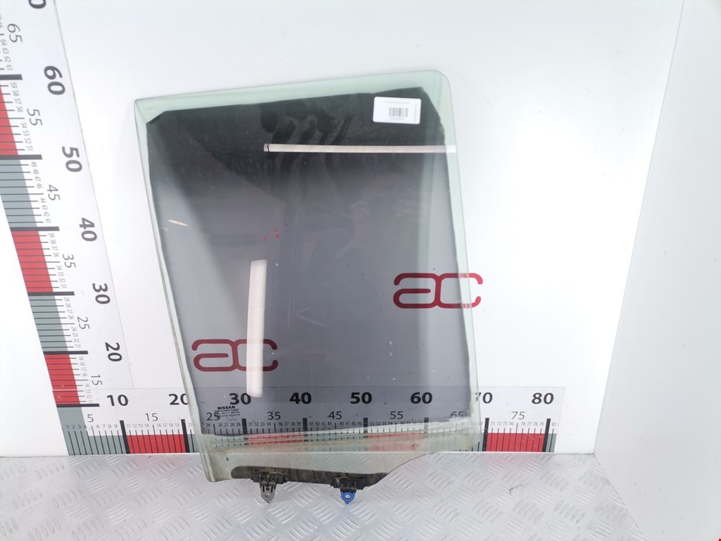 Стекло двери заднее правое NISSAN Navara III D40 2005-2015