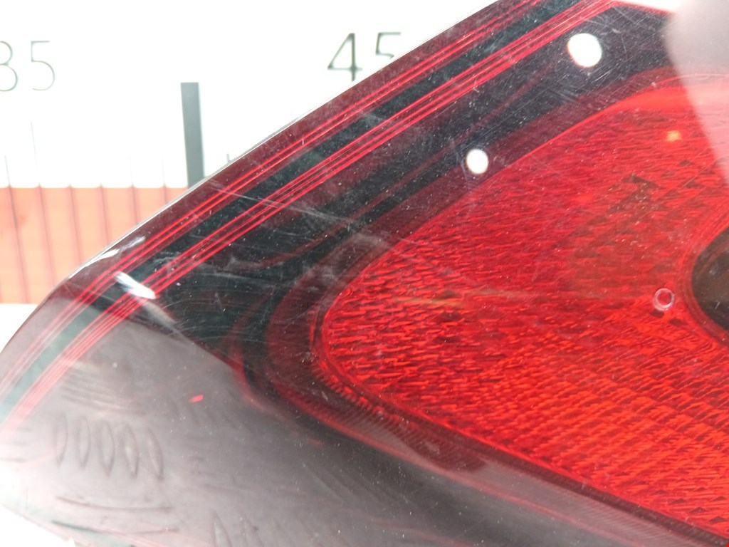 Фонарь задний внутренний правый OPEL Astra J 2009-2017