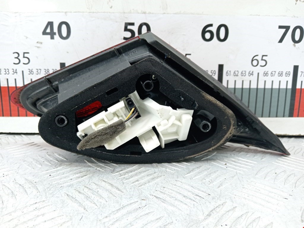 Фонарь задний внутренний правый OPEL Astra J 2009-2017