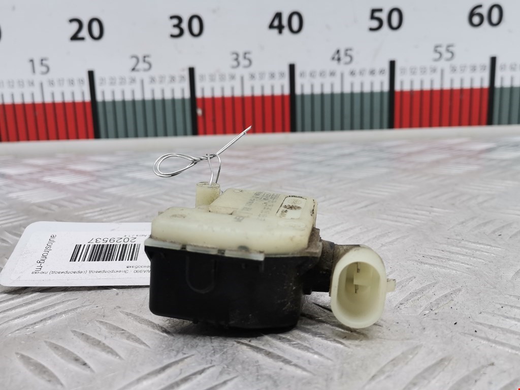 Активатор замка бензобака OPEL Astra J 2009-2017