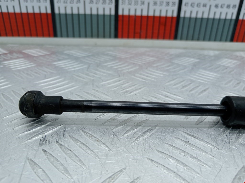 Амортизатор капота левый=правый BMW X5 E53 1999-2006