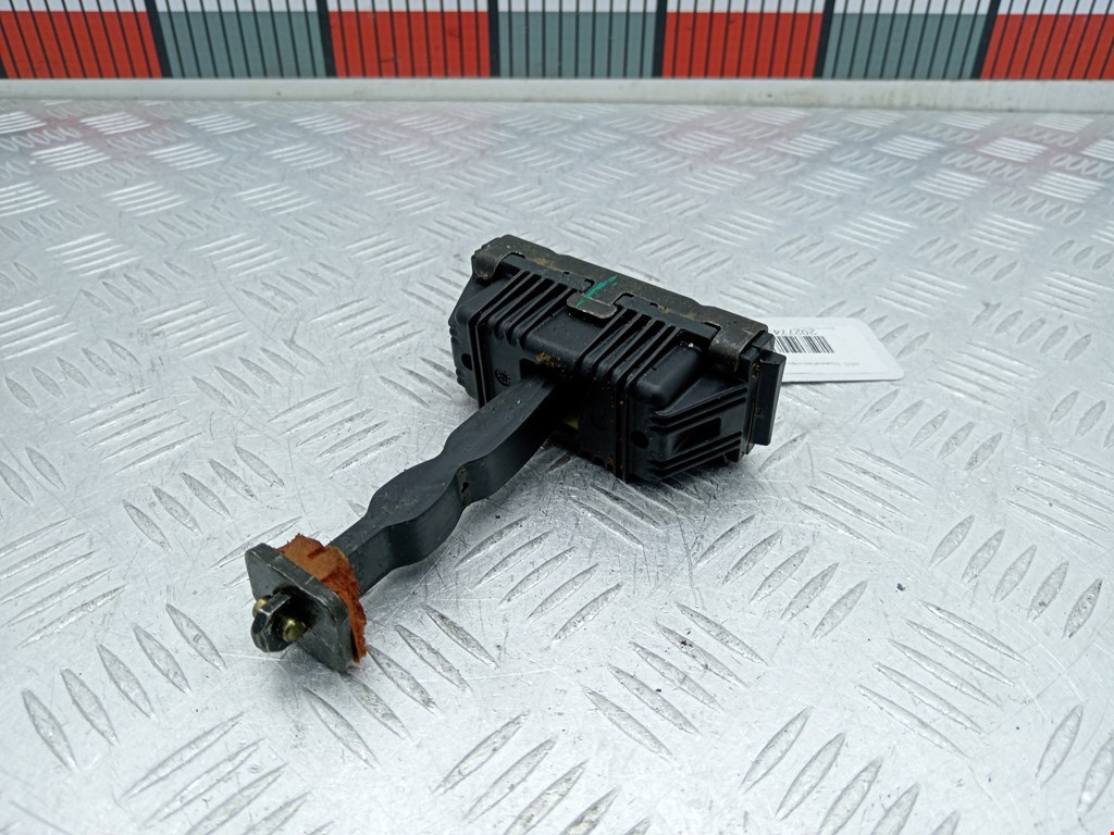 Ограничитель открывания двери BMW X5 E53 1999-2006